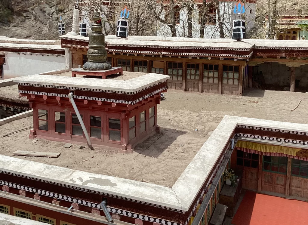 Flat roofs Hemis Monastery: Himalayan Masterpiece